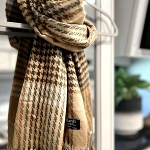 Dillard’s Scarf Brown, Tan & Baby Blue. Gently used. SMOKE FREE HOME!!